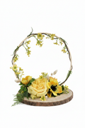 Composizione Fiori Artificiali Cerchio in Legno con Rose Gialle